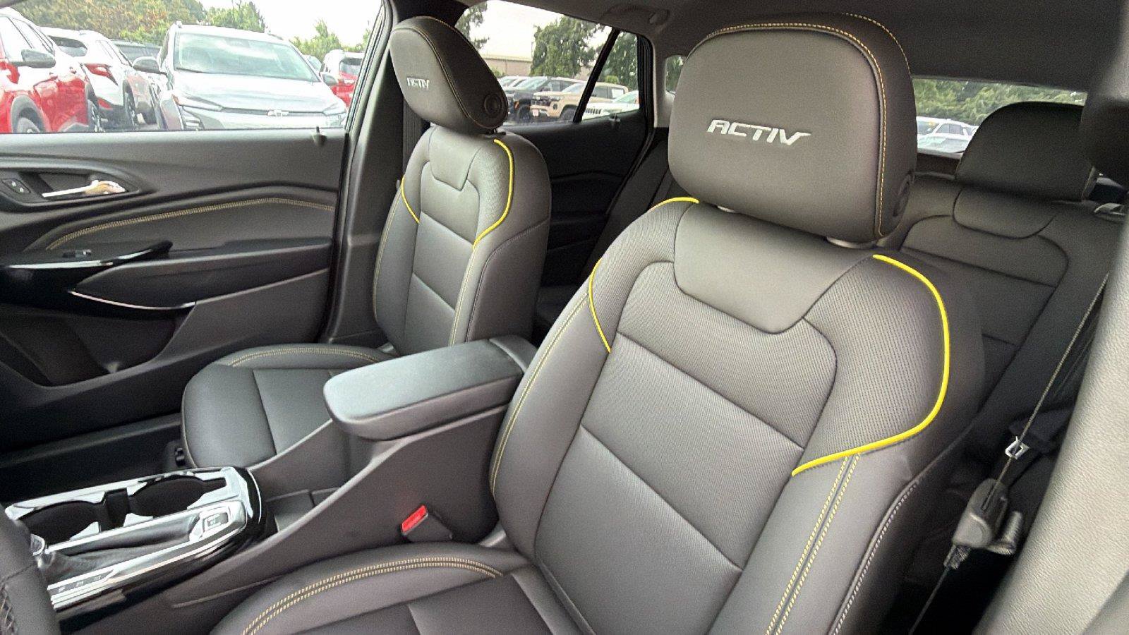 New 2026 Chevrolet Trax ACTIV w/ Sunroof Package FWD image 5