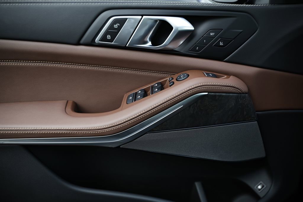 New 2026 BMW X5 xDrive50e w/ Executive Package image 15