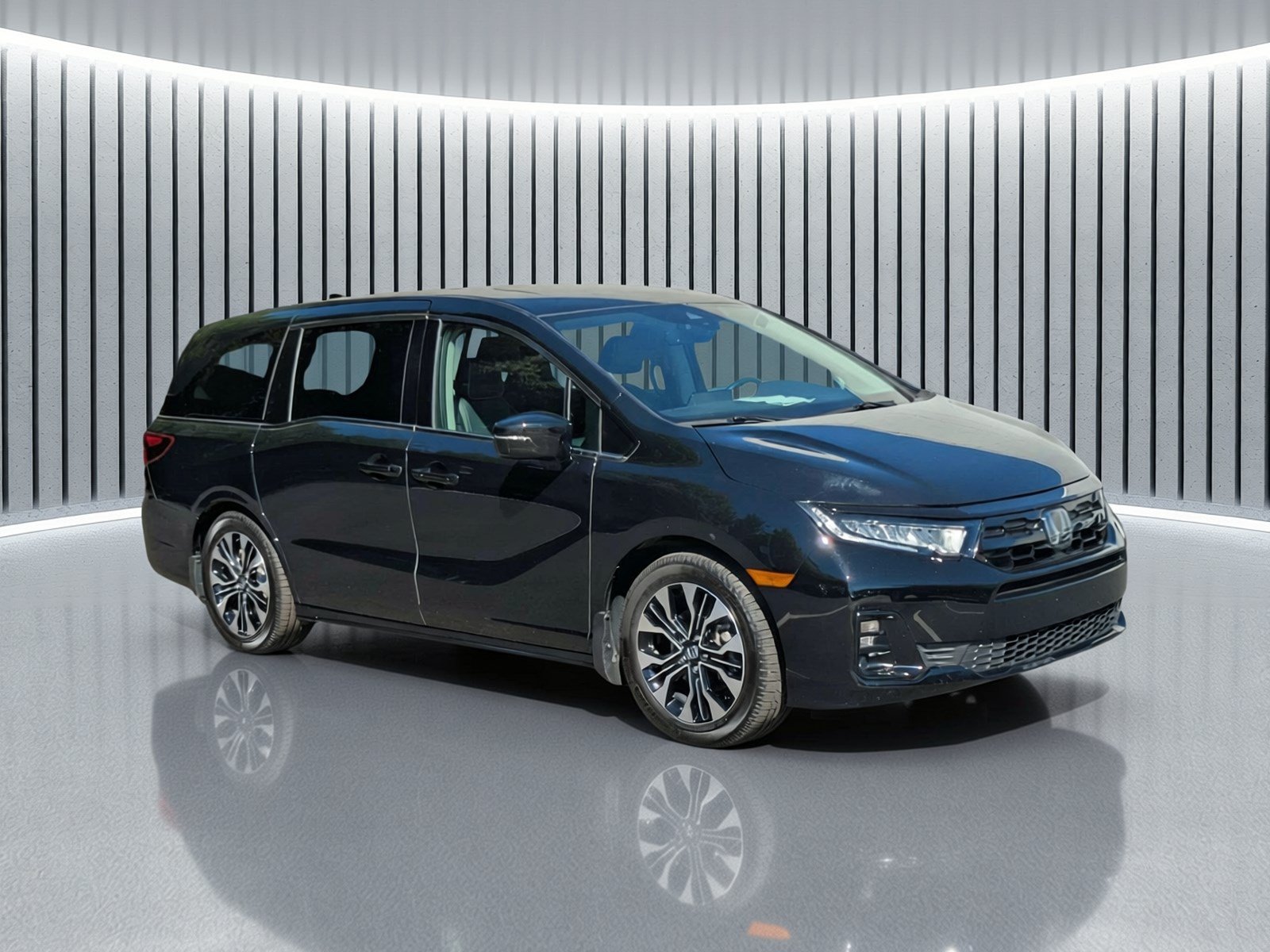 Certified 2025 Honda Odyssey Elite image 2