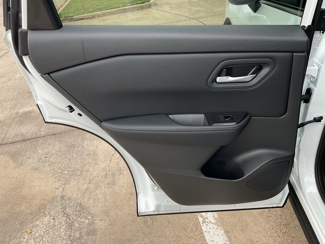 Used 2026 Nissan Rogue SV image 18