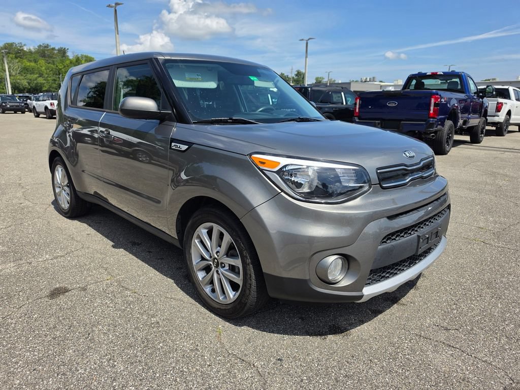 Used 2017 Kia Soul + FWD image 5