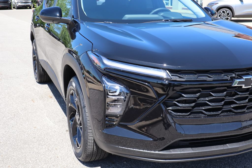 New 2026 Chevrolet Trax LT w/ Driver Confidence Package FWD image 4