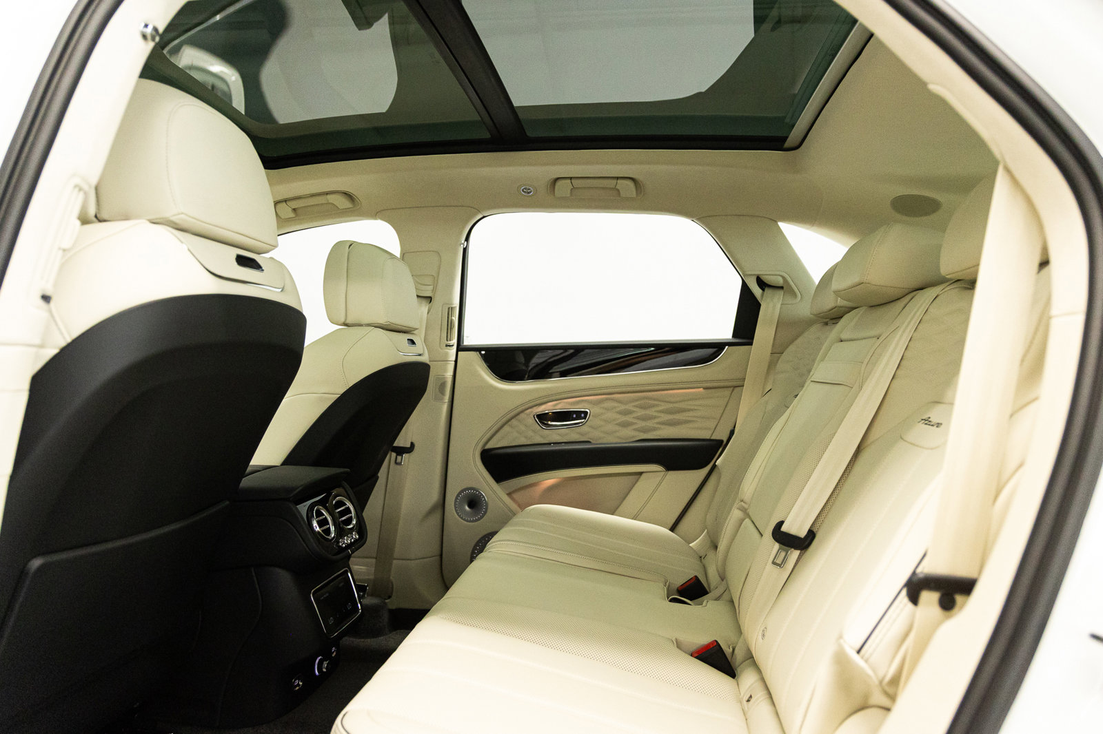 New 2026 Bentley Bentayga AWD/4WD image 42