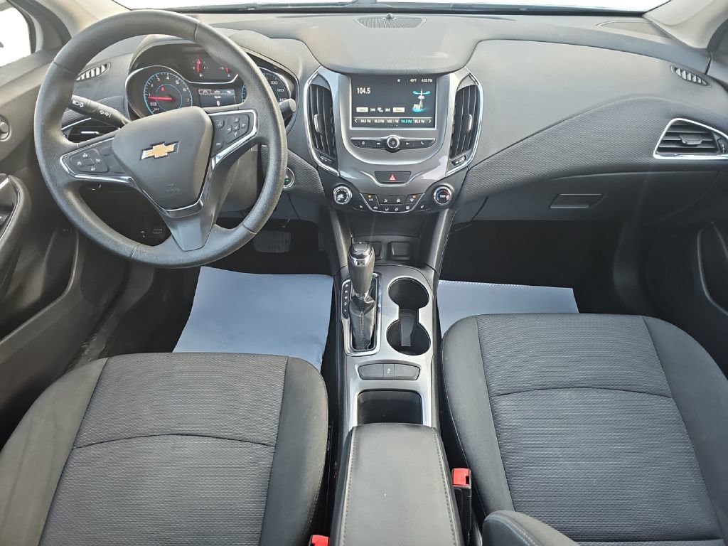 Used 2018 Chevrolet Cruze LT w/ Convenience Package image 13