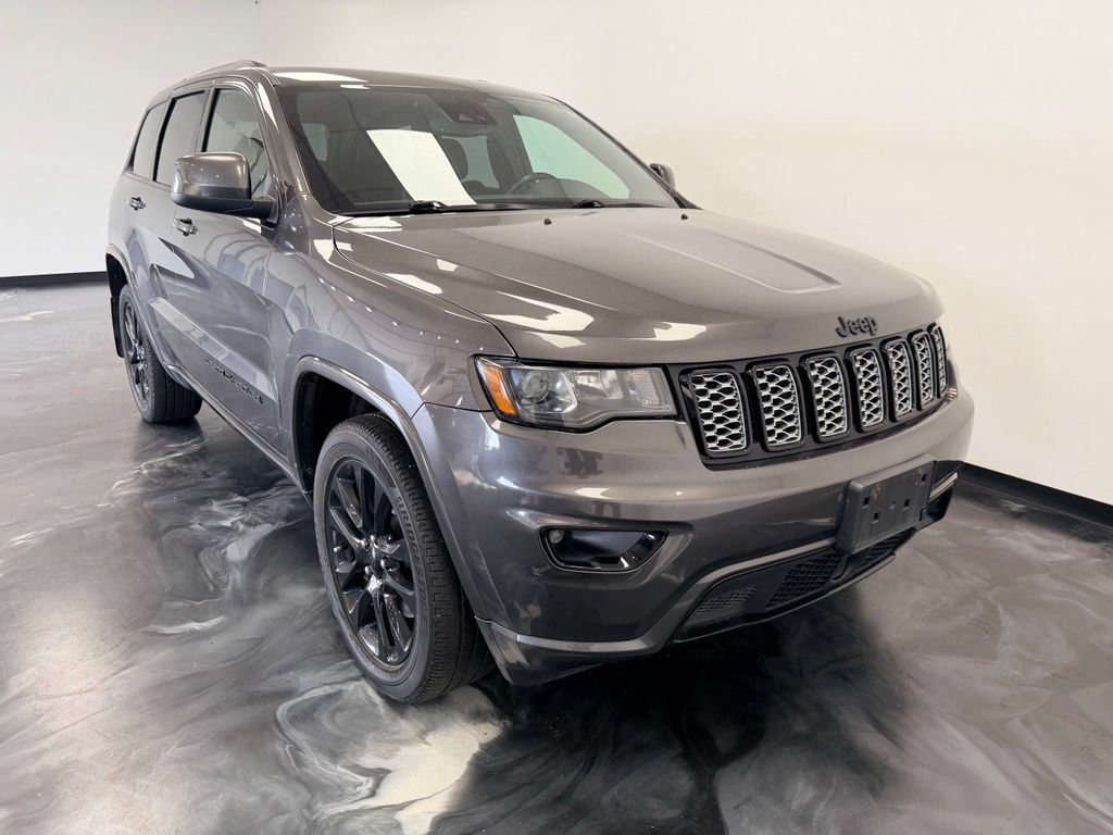 Used 2021 Jeep Grand Cherokee Altitude AWD/4WD image 23