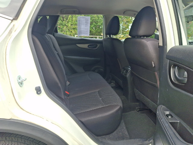Used 2017 Nissan Rogue Sport S AWD/4WD image 37