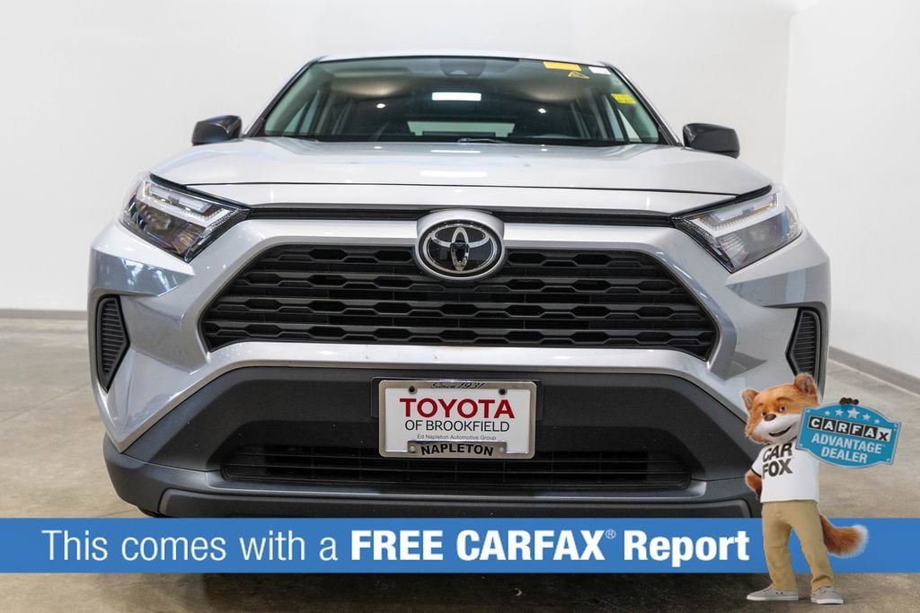 Used 2024 Toyota RAV4 LE AWD/4WD image 2