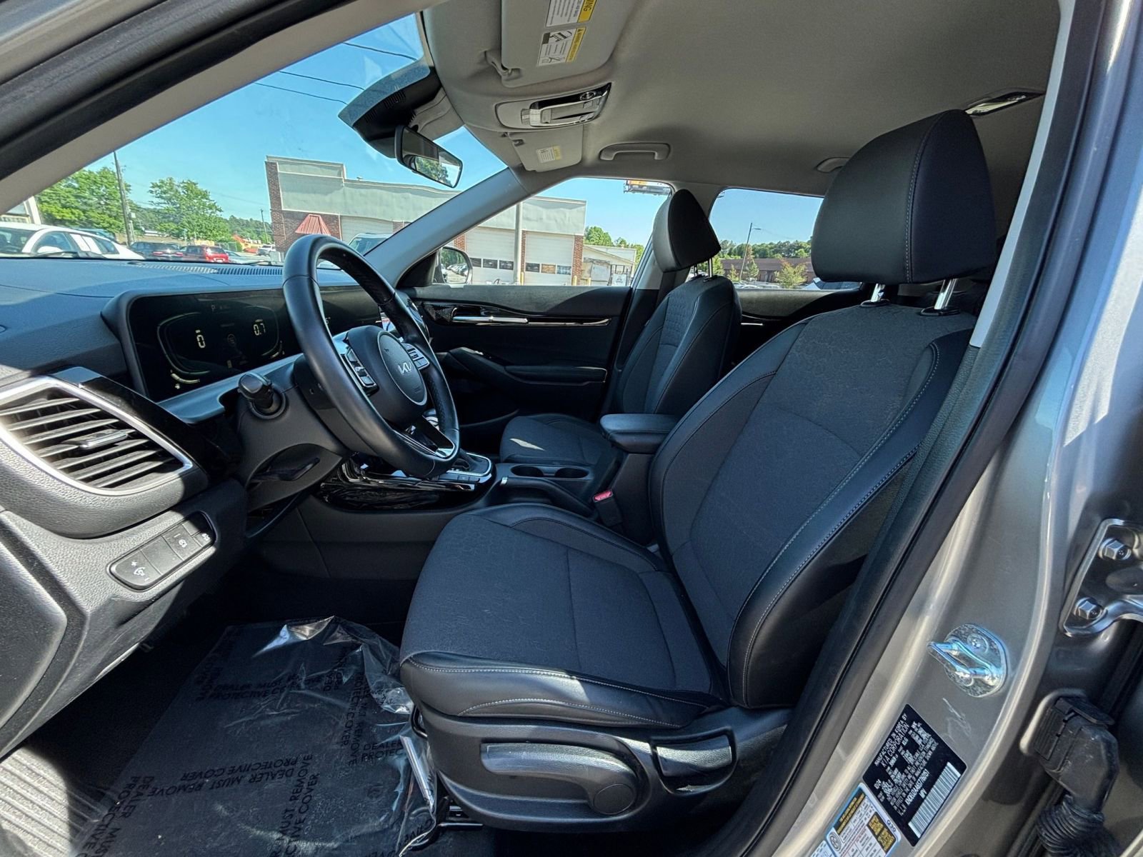 Used 2025 Kia Seltos S FWD image 33