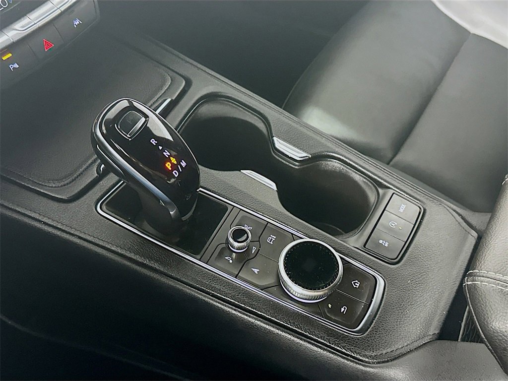 Used 2024 Cadillac XT4 Premium Luxury image 17