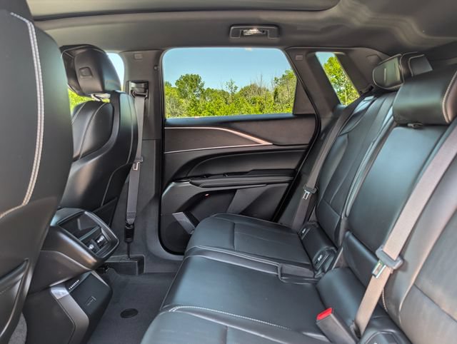 Used 2024 Cadillac Lyriq Sport w/ LPO, Floor Liner Package AWD/4WD image 17