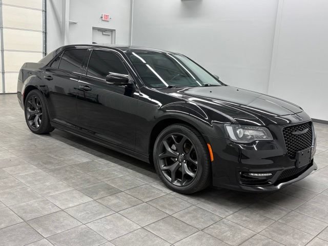 Used 2022 Chrysler 300 Touring L RWD image 1