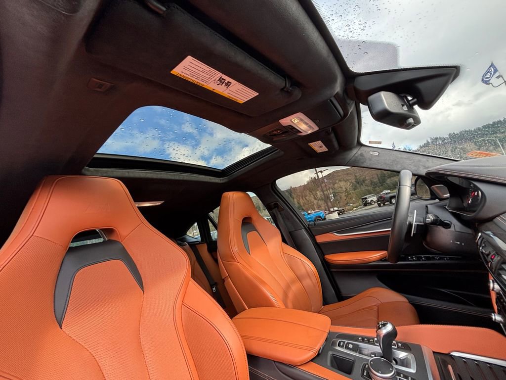 Used 2018 BMW X6 M image 28