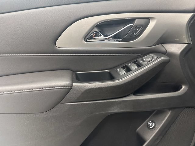 Used 2022 Chevrolet Traverse LT w/ LPO, 'HIT The Road' Package AWD/4WD image 9
