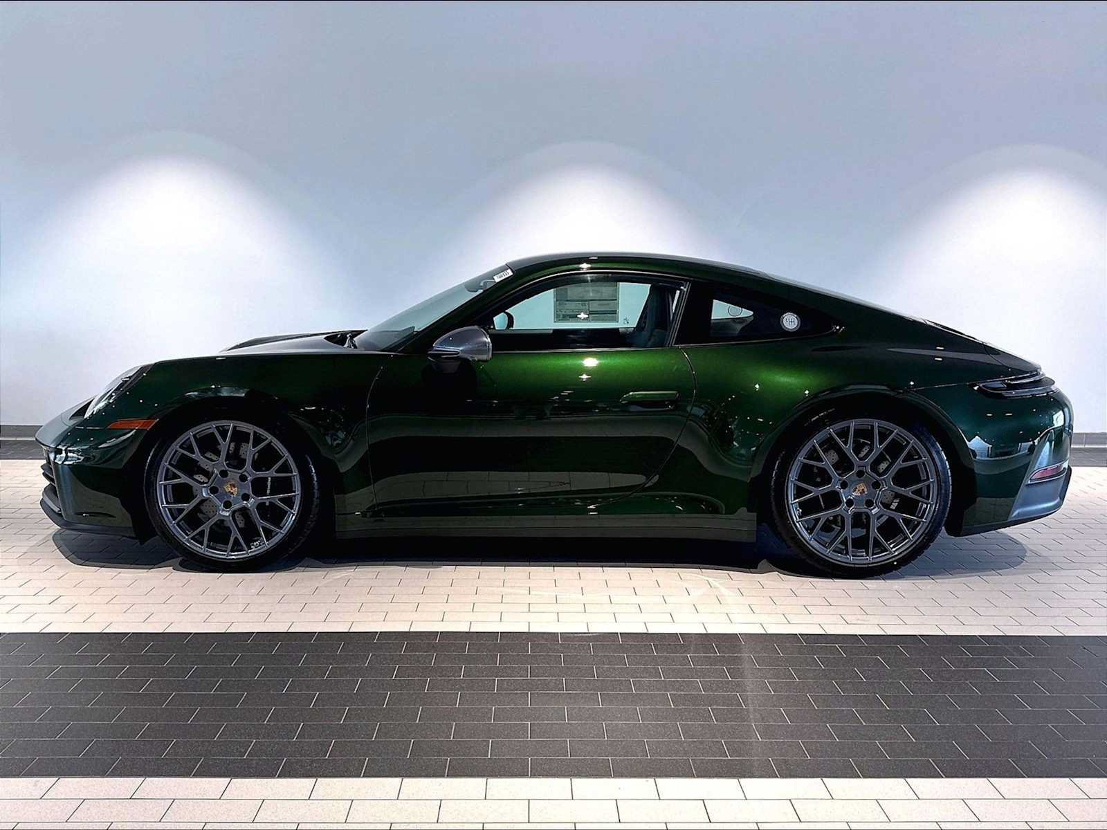 New 2026 Porsche 911 Carrera T RWD image 2
