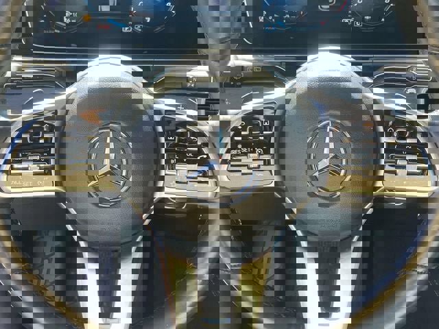 Used 2022 Mercedes-Benz GLE 350 4MATIC w/ Premium Package image 20