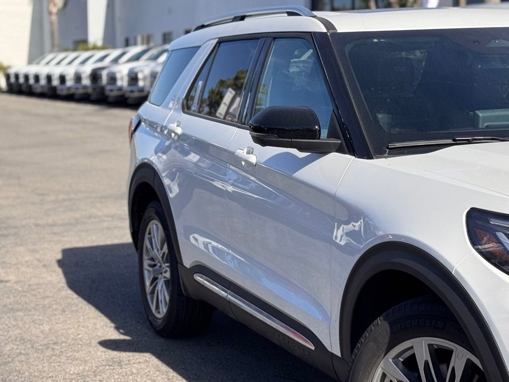 New 2026 Ford Explorer Platinum image 5