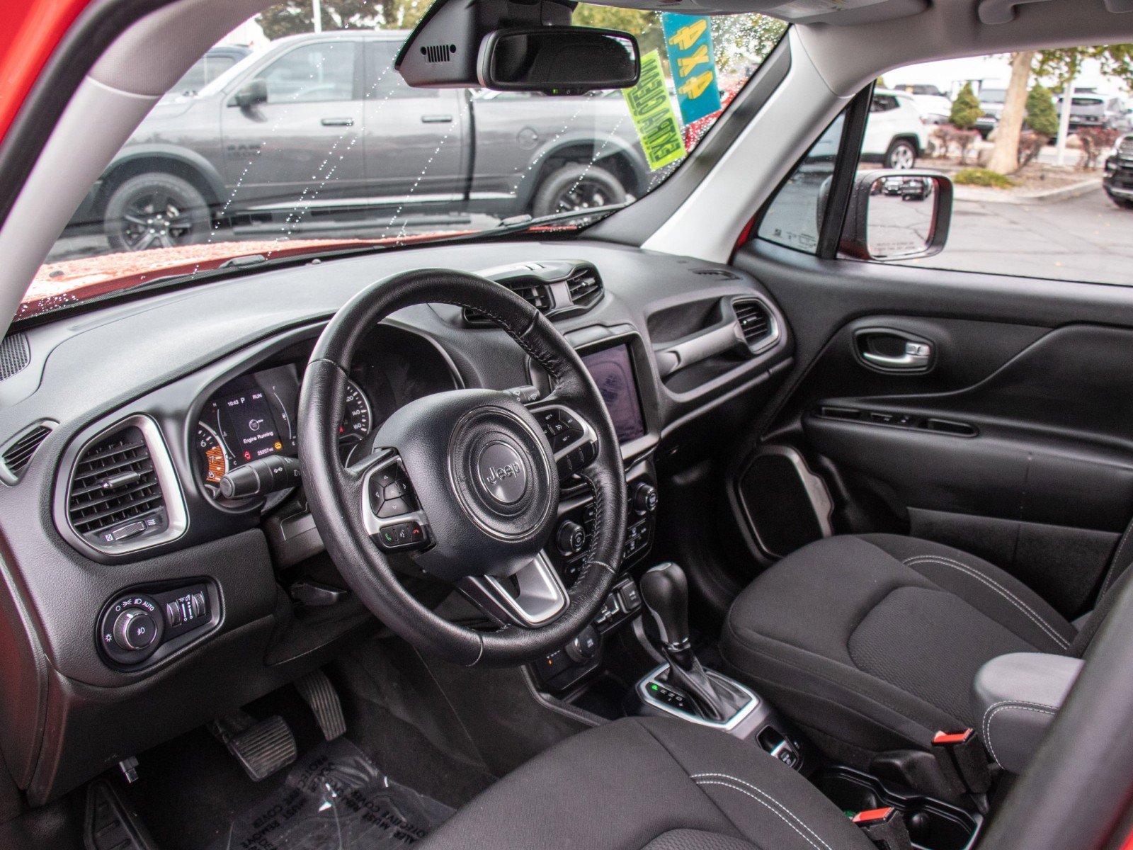 Used 2023 Jeep Renegade Latitude w/ Premium Group image 11