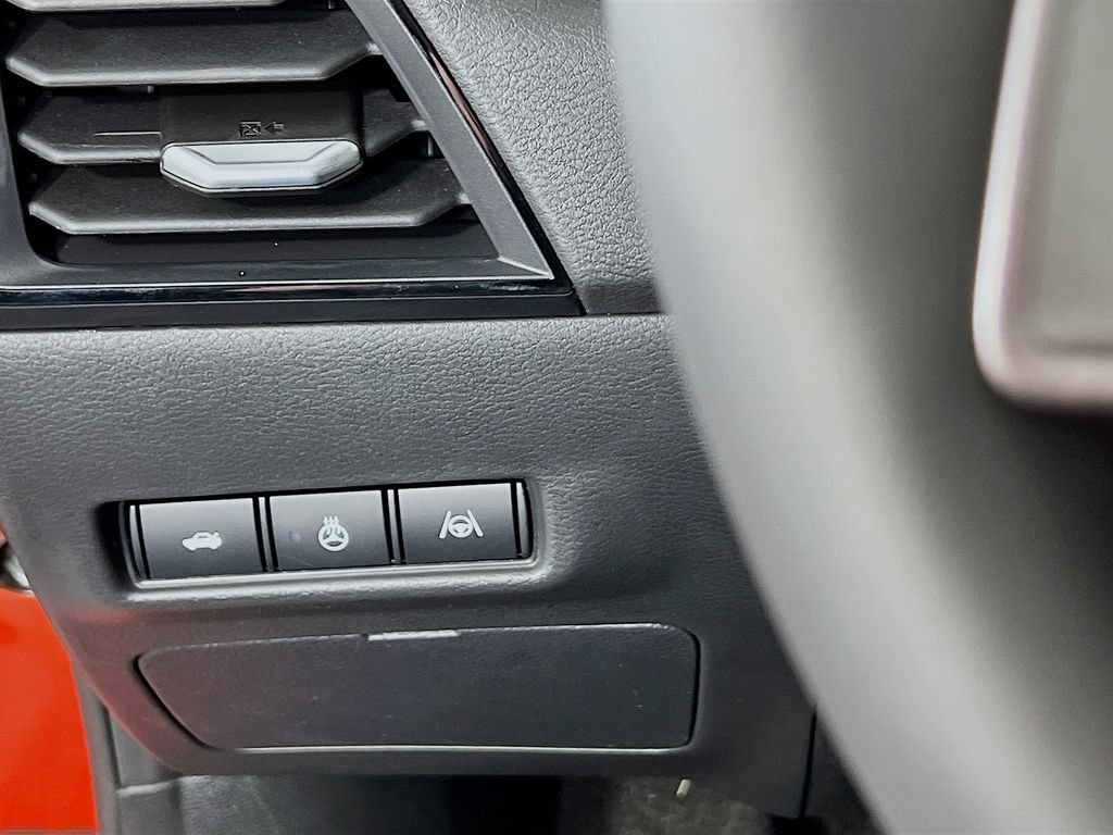 New 2026 Nissan Sentra SR w/ SR Premium Package FWD image 9
