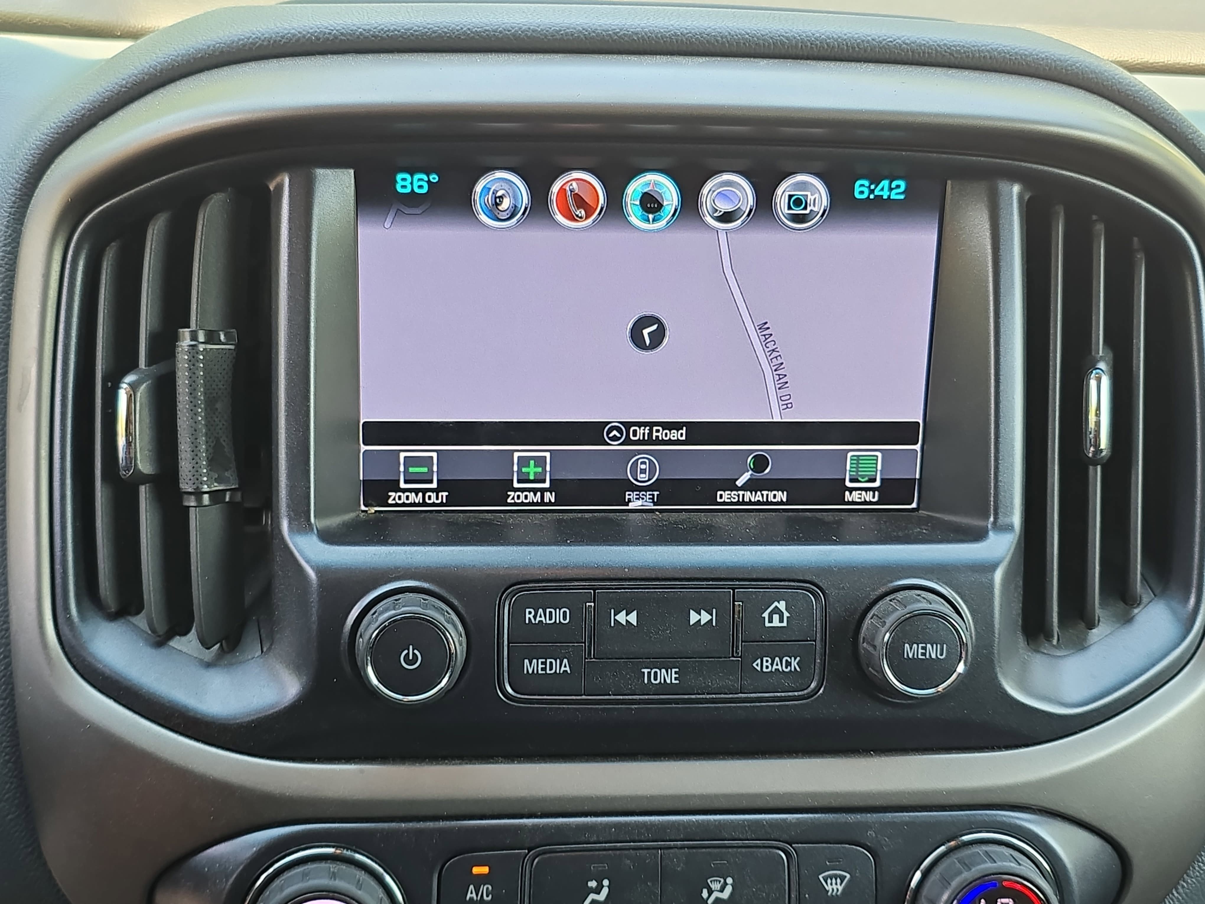 Used 2018 Chevrolet Colorado Z71 AWD/4WD image 21