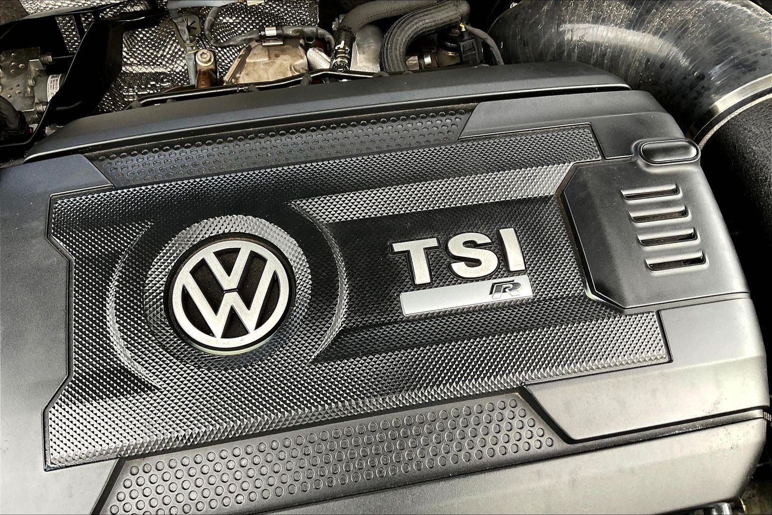 Used 2016 Volkswagen Golf R 4-Door AWD/4WD image 29