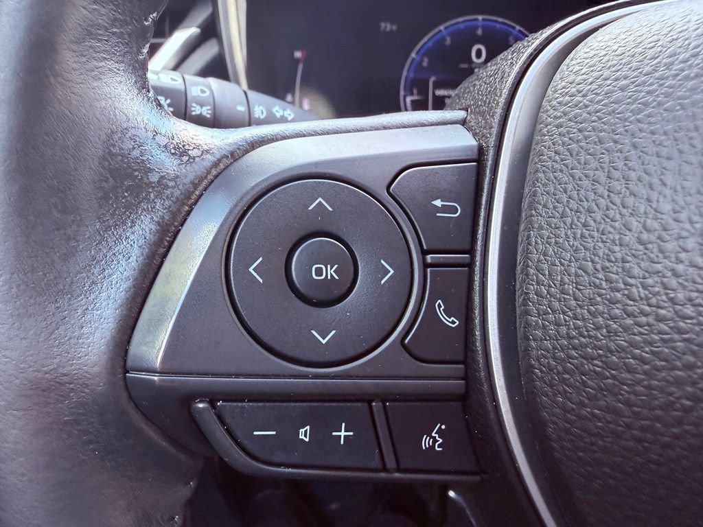 Used 2023 Toyota Corolla Cross XLE w/ Convenience Package FWD image 21