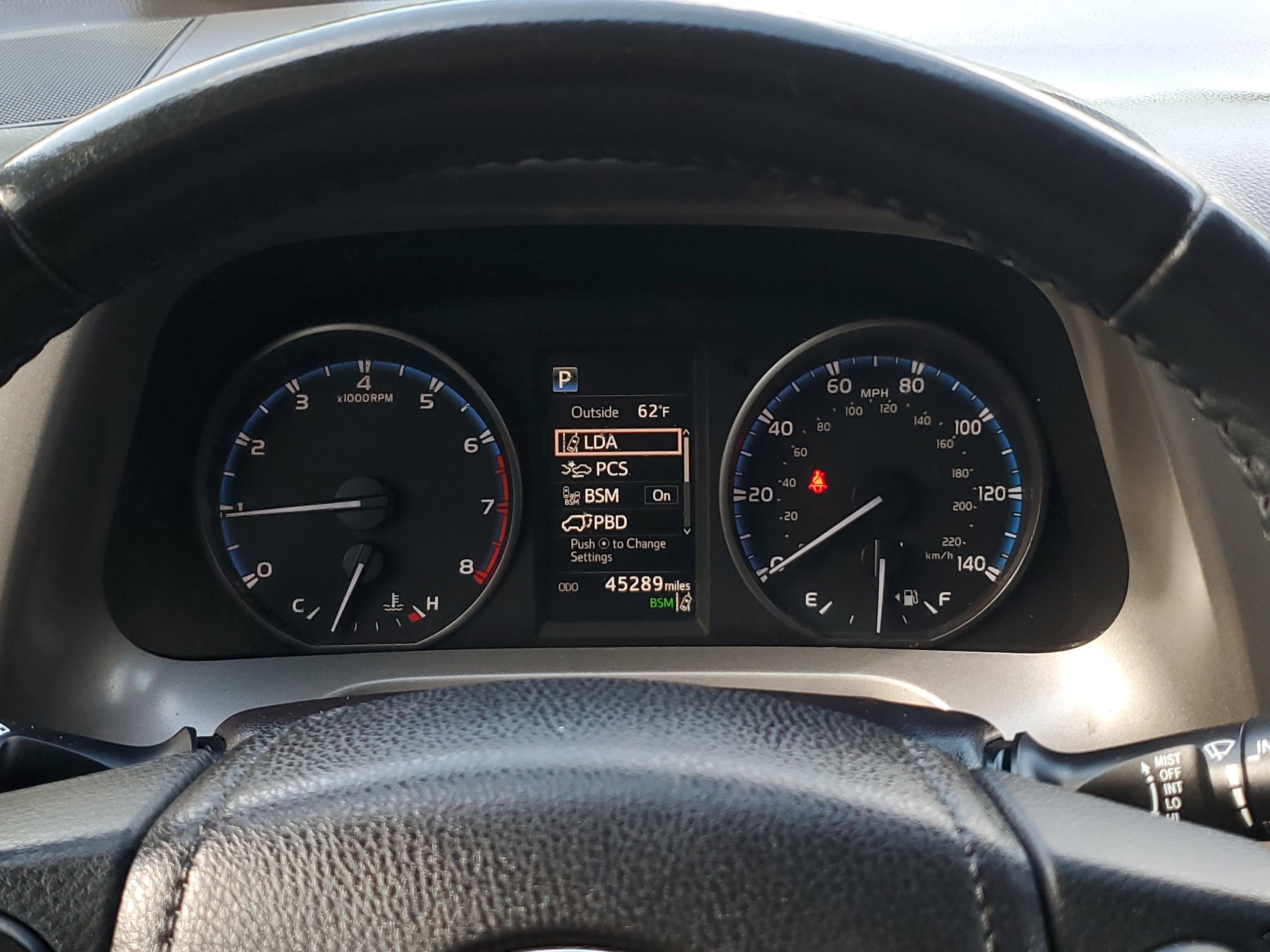 Used 2018 Toyota RAV4 XLE FWD image 23