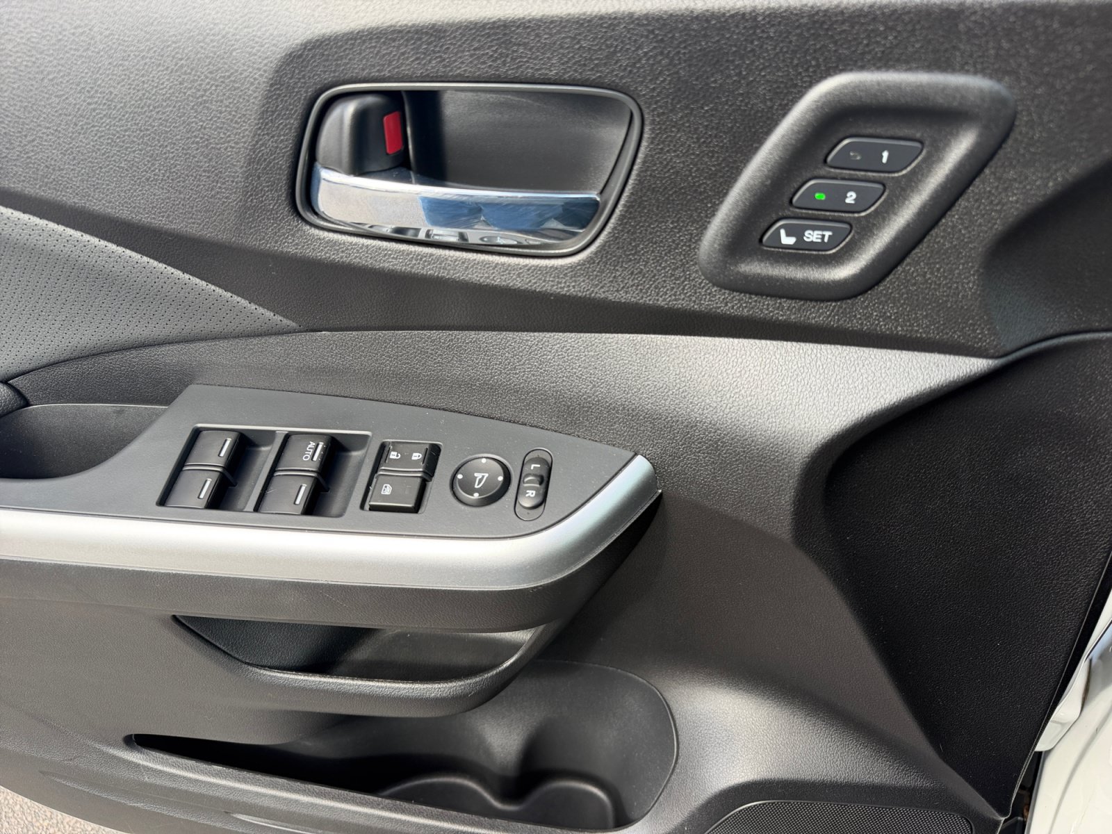 Used 2015 Honda CR-V Touring image 16