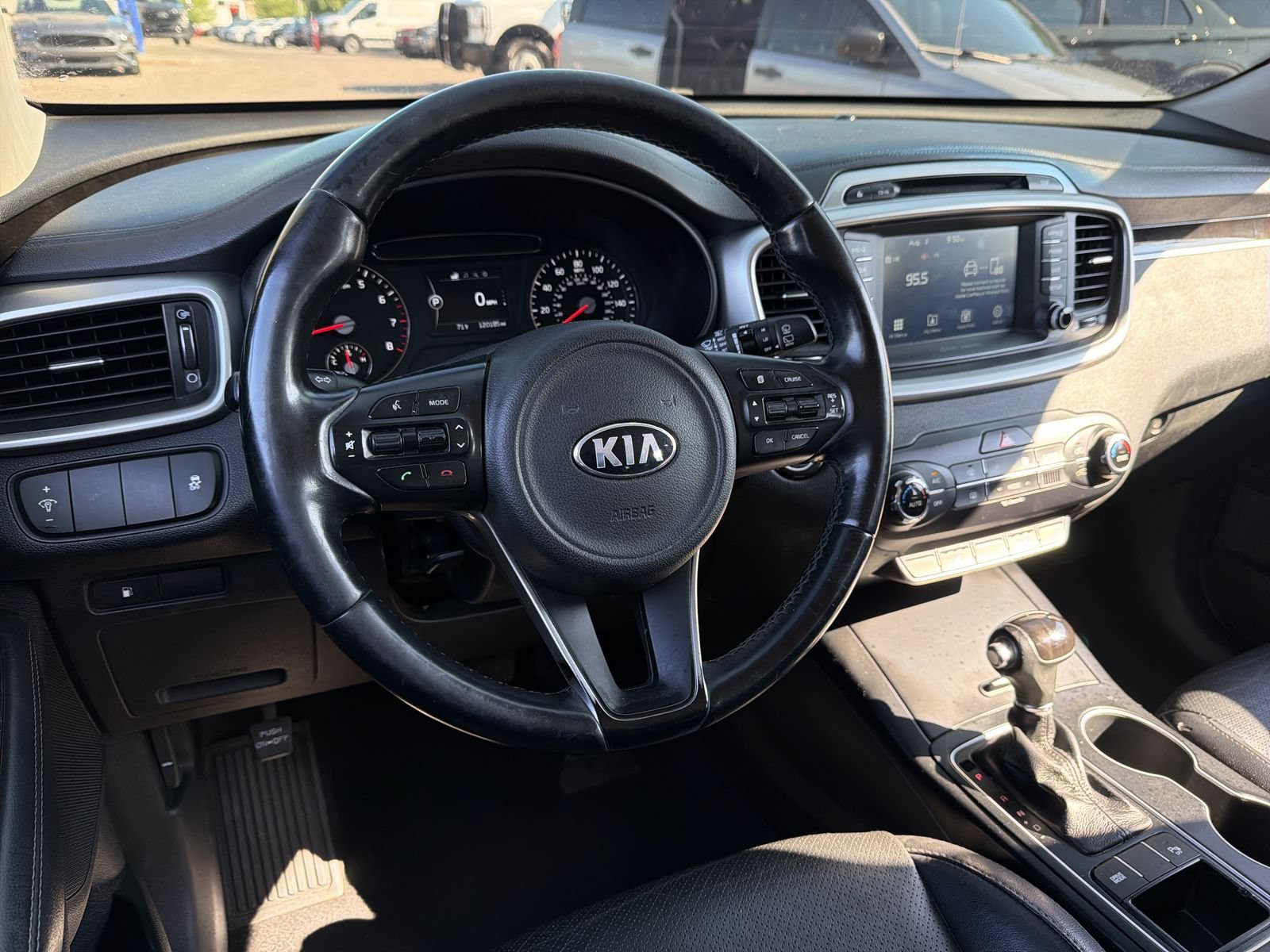 Used 2017 Kia Sorento FWD w/ LX Convenience Package image 15