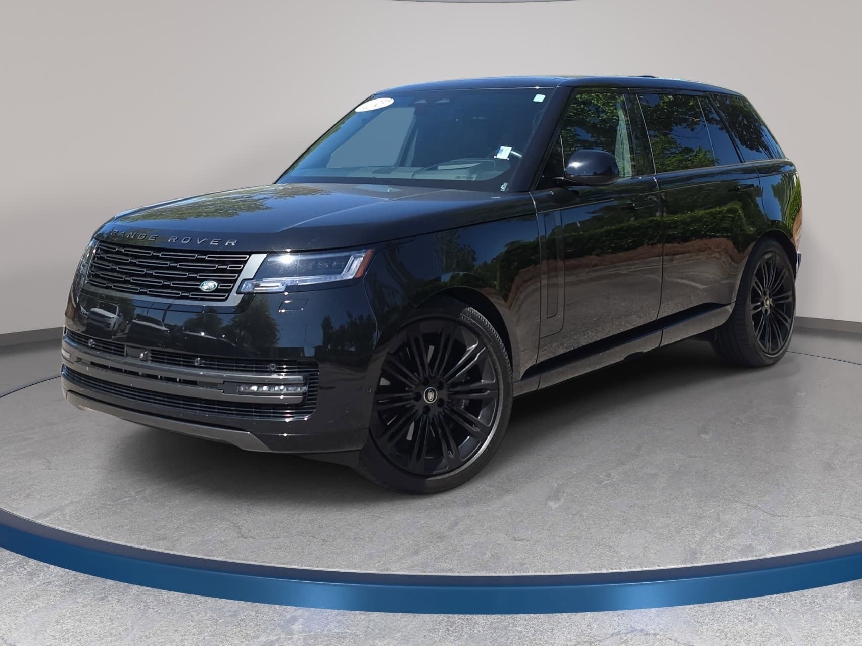 Certified 2025 Land Rover Range Rover Long Wheelbase SE AWD/4WD image 1