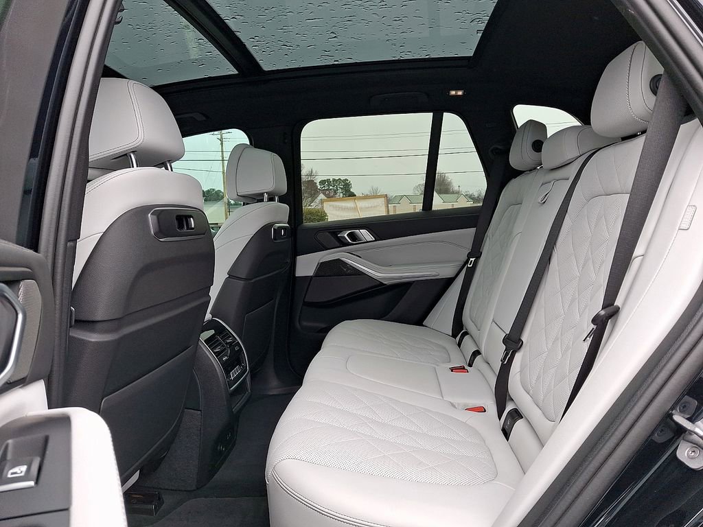 Used 2025 BMW X5 M60i w/ Climate Comfort Package image 10