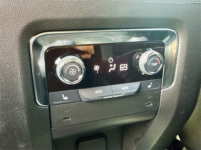 New 2025 Chevrolet Suburban Premier w/ Sun And Tow Package image 30