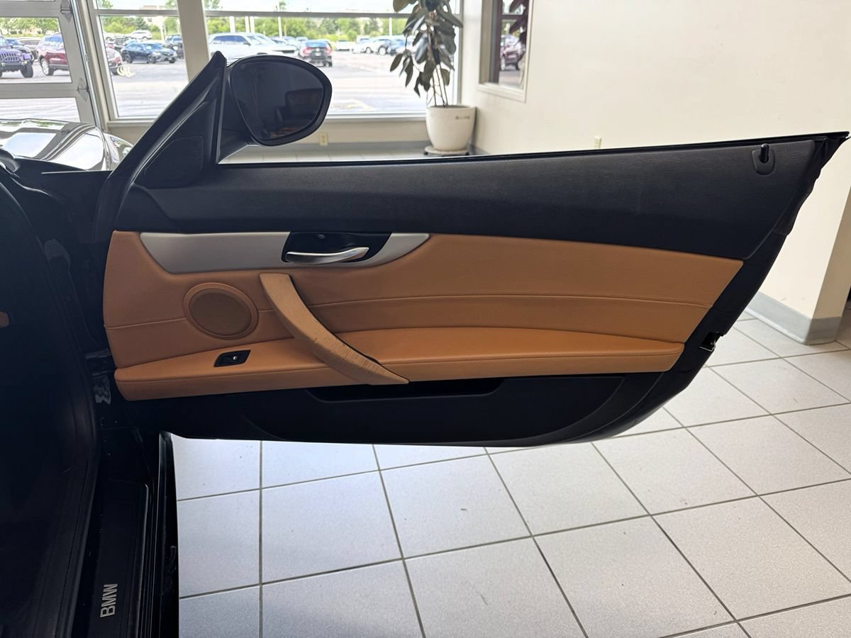 Used 2015 BMW Z4 sDrive28i RWD image 18