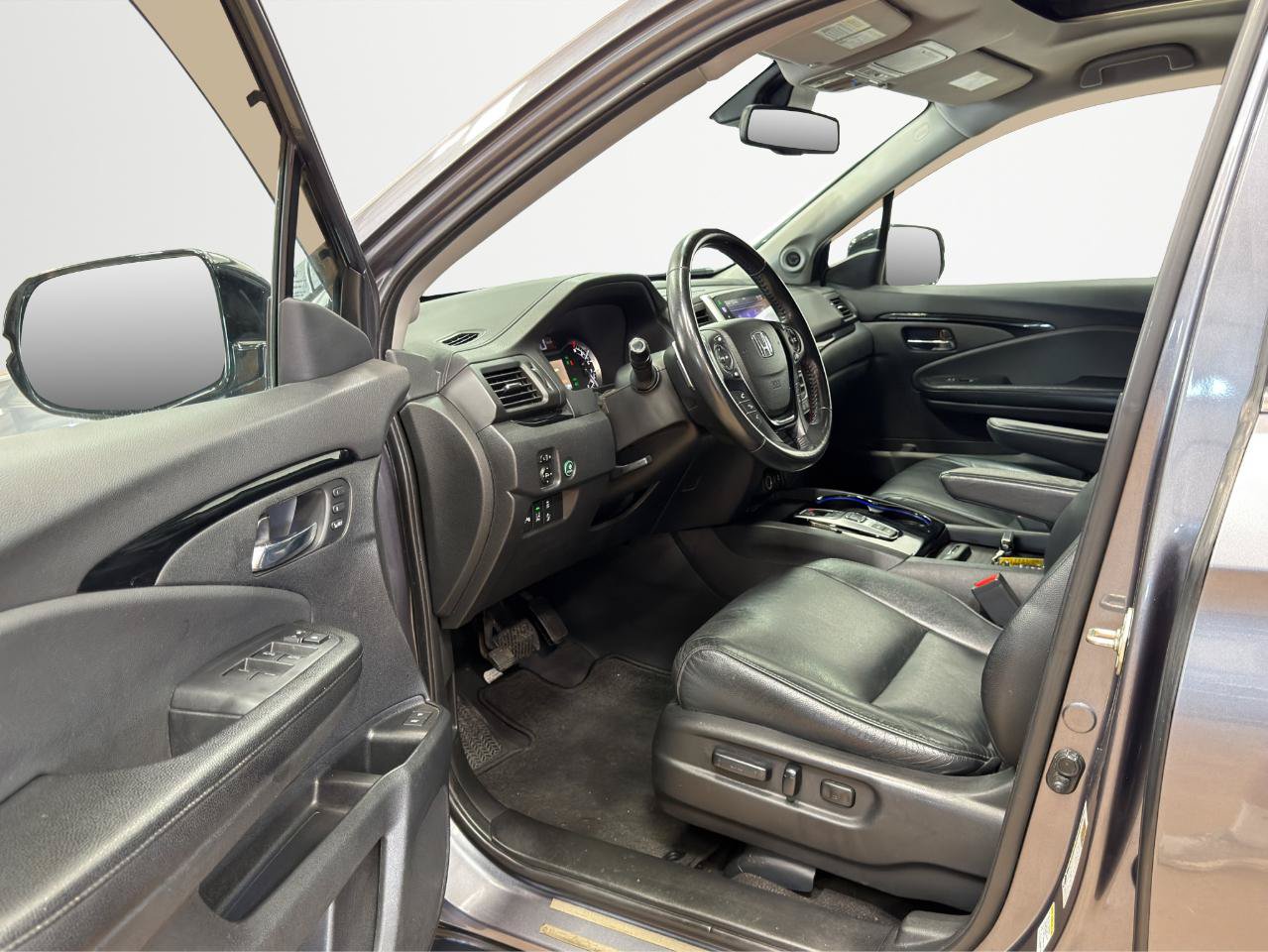 Used 2016 Honda Pilot Touring image 10