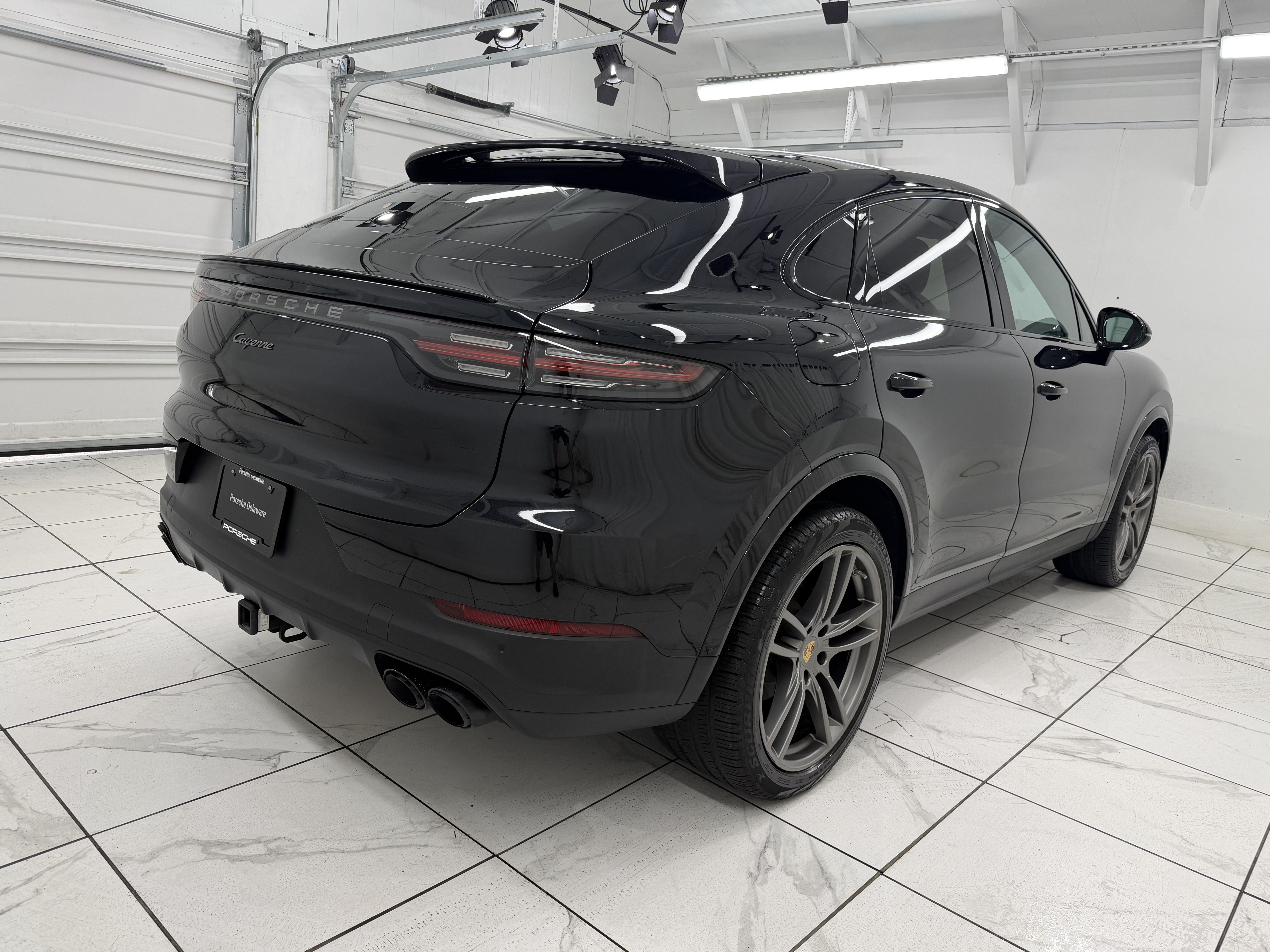 Certified 2022 Porsche Cayenne Platinum Edition AWD/4WD image 12