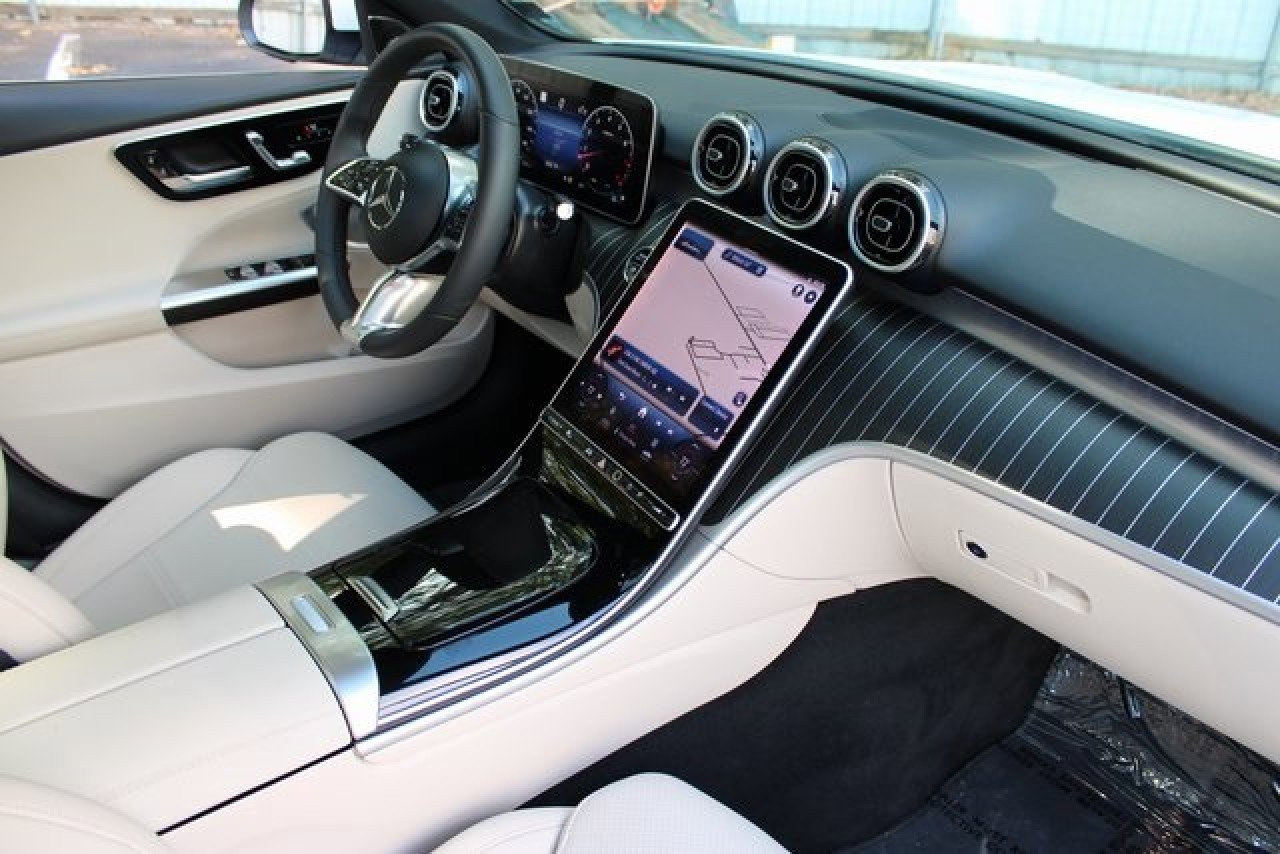 Used 2024 Mercedes-Benz C 300 4MATIC Sedan w/ Exclusive Trim Package image 12