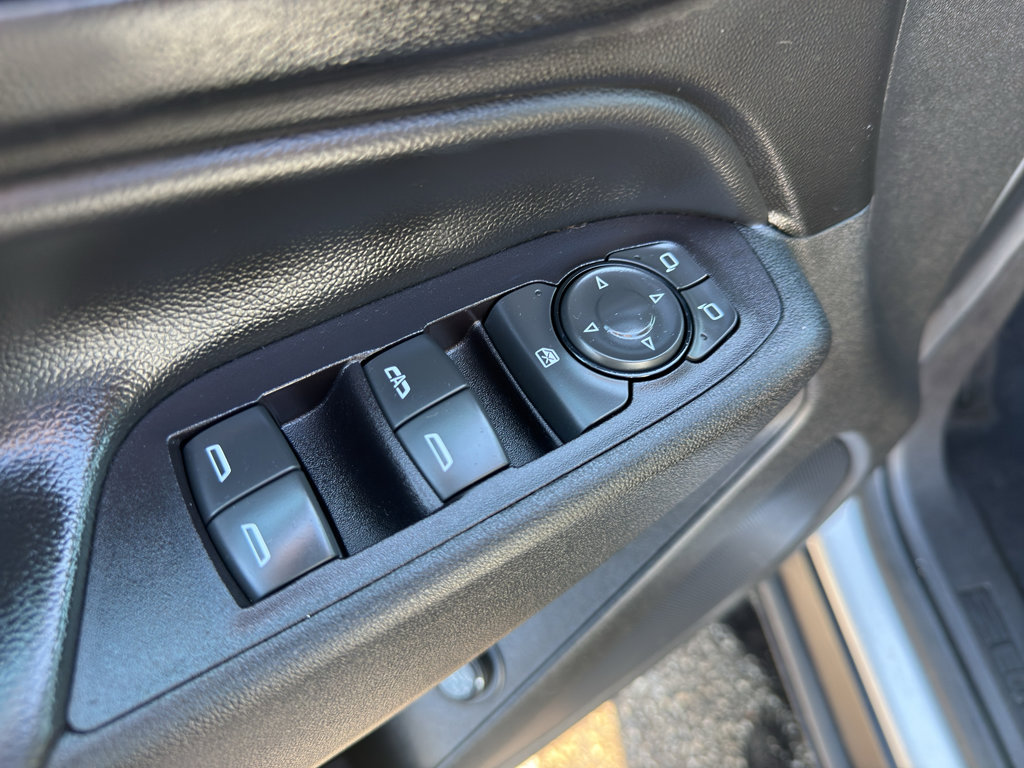 Used 2018 Chevrolet Equinox LT image 12