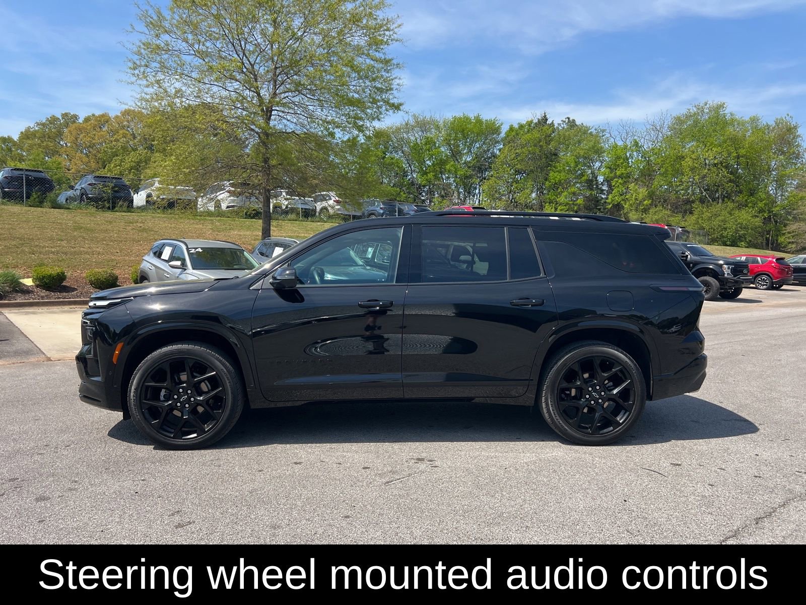 Used 2024 Chevrolet Traverse RS image 9