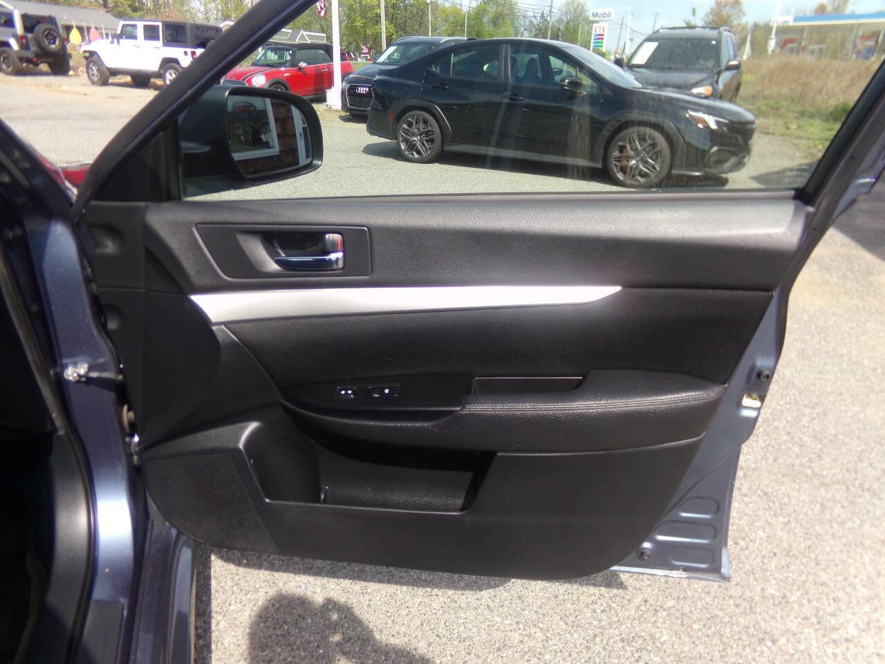 Used 2013 Subaru Legacy 2.5i AWD/4WD image 28