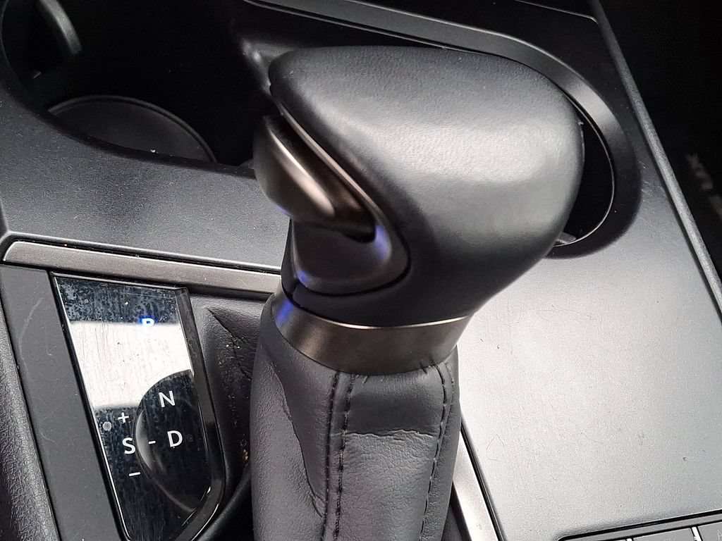 Used 2024 Lexus UX 250h AWD w/ Premium Package image 17