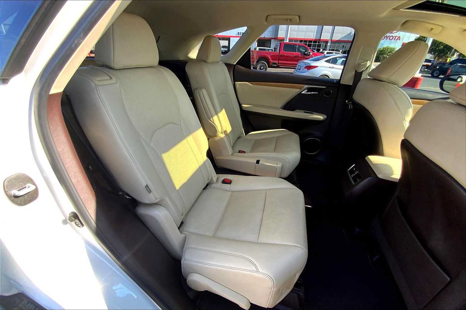 Used 2020 Lexus RX 450hL AWD w/ Premium Package image 19