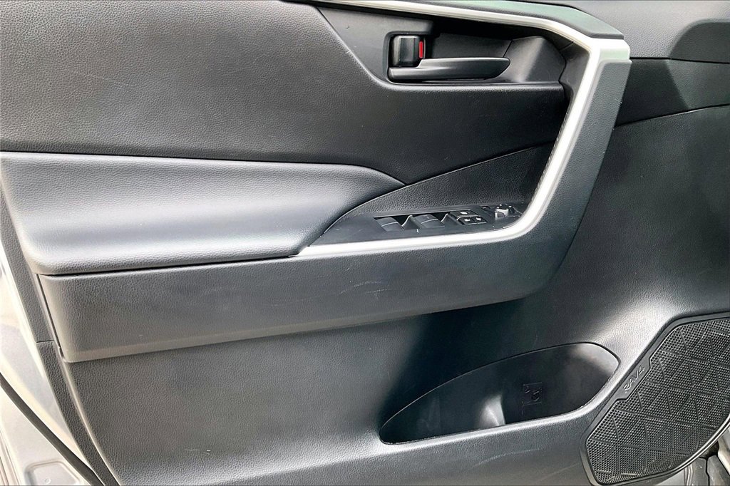 Used 2024 Toyota RAV4 LE image 20