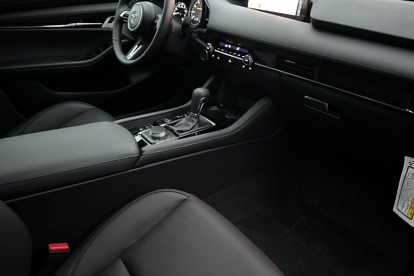 New 2026 MAZDA MAZDA3 Hatchback w/Premium Plus Pkg image 17