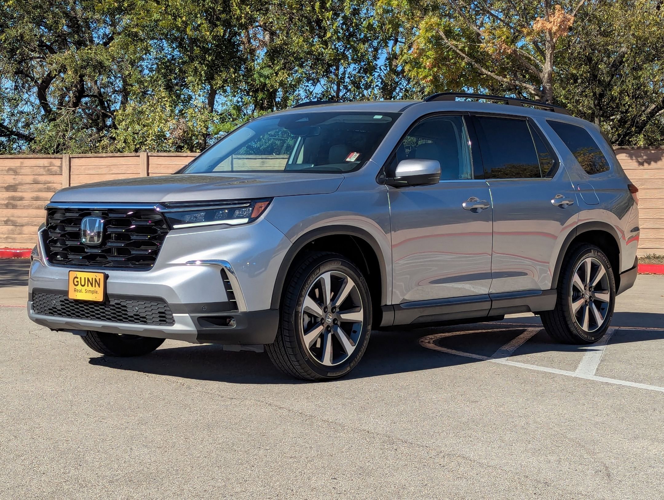 Used 2025 Honda Pilot Touring image 8