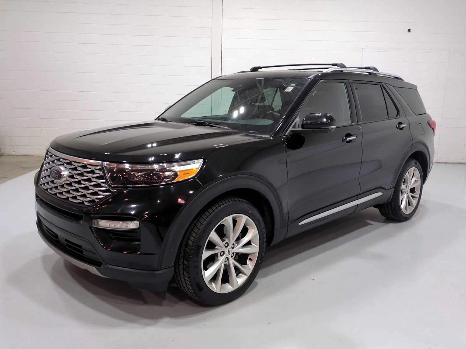 Used 2021 Ford Explorer Platinum w/ Equipment Group 601A AWD/4WD image 7