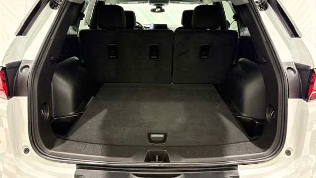 Used 2025 Chevrolet Blazer LT image 4