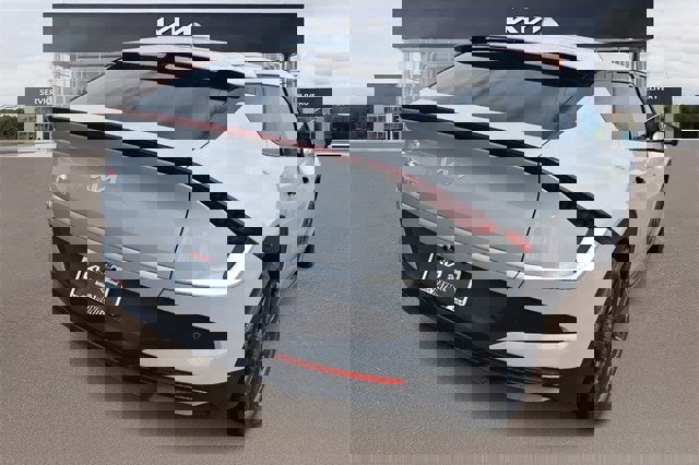 New 2025 Kia EV6 Light w/ Light LR Technology Package image 3