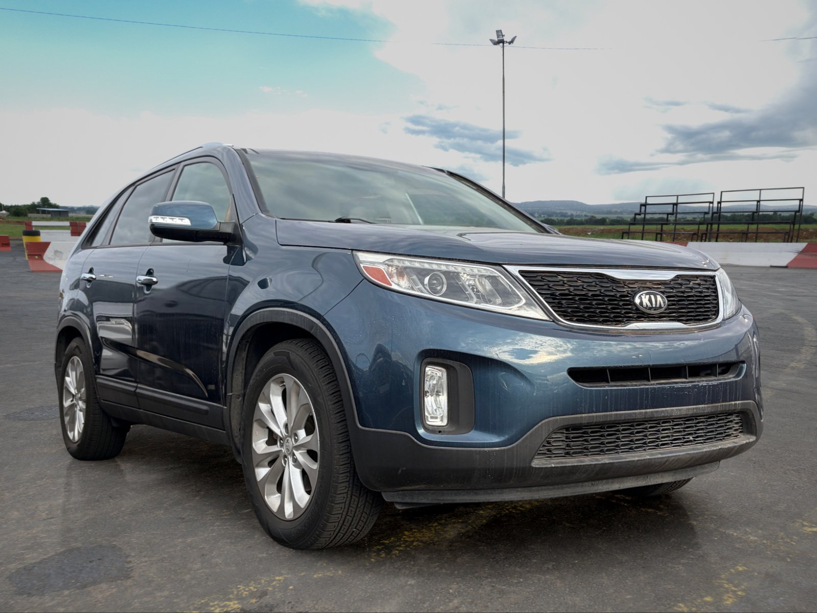 Used 2014 Kia Sorento EX w/ EX V6 Touring Package FWD image 2