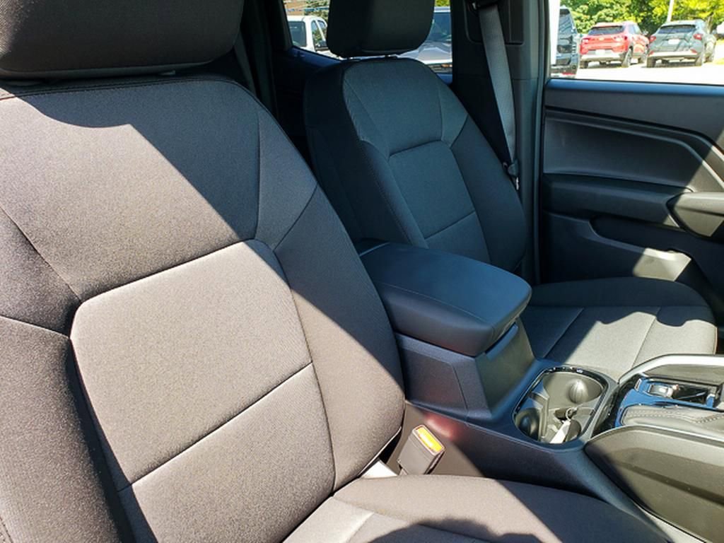 New 2026 Chevrolet Colorado W/T image 31