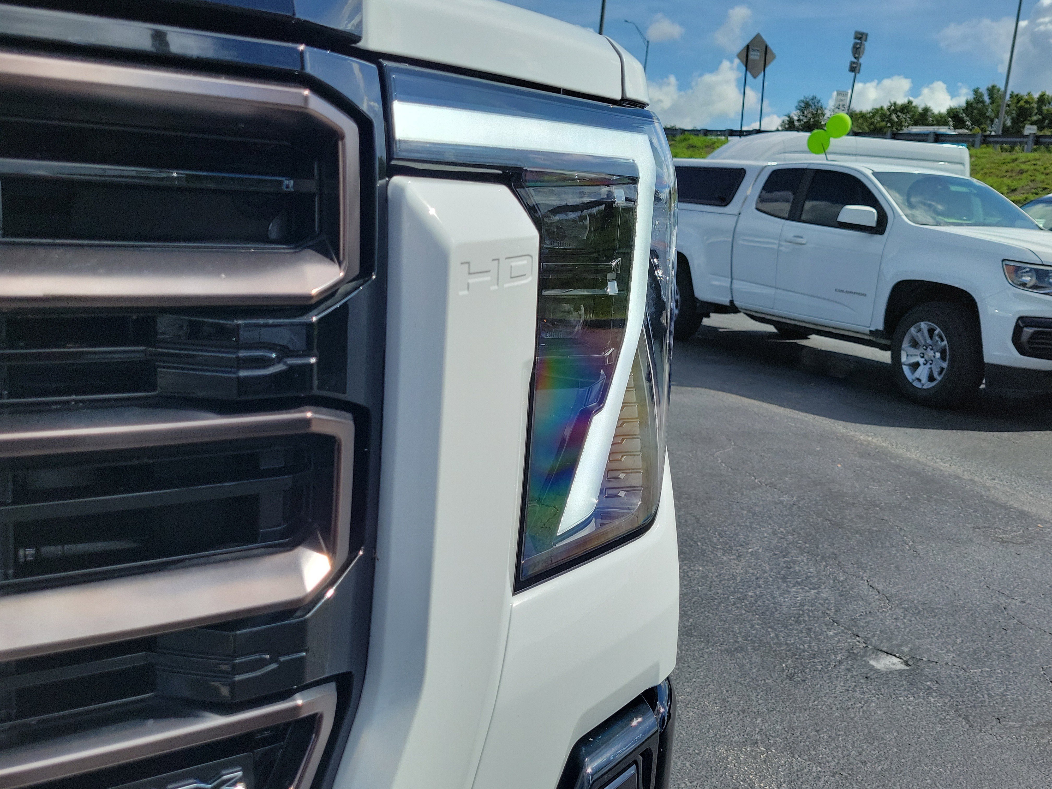 Used 2025 GMC Sierra 2500 AT4X AWD/4WD image 3