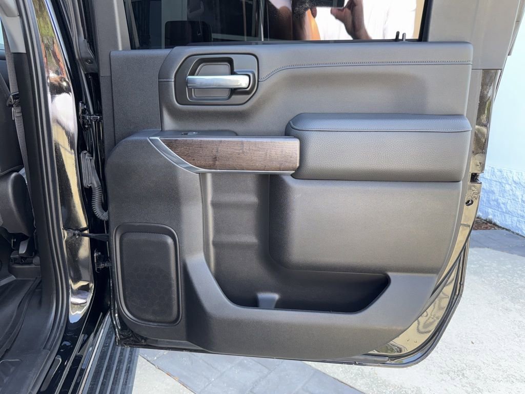 Used 2023 GMC Sierra 3500 Denali w/ Denali Black Diamond Edition image 29